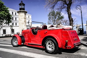 Limuzină și mașini retro de închiriat pentru evenimente  - imagine 4