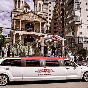 Limuzină și mașini retro de închiriat pentru evenimente