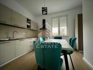 Apartament la casa cu 3 camere si 2 bai, tip penthouse, zona Gh Lazar - imagine 2