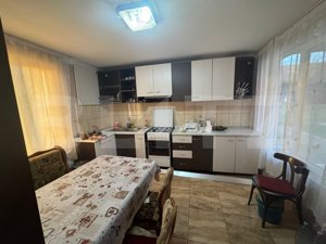 Casa de vanzare, cu 6 camere, 200 mp, zona Hotar - imagine 6