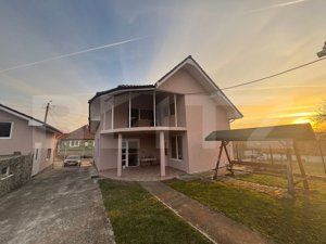 Casa de vanzare, cu 6 camere, 200 mp, zona Hotar - imagine 2