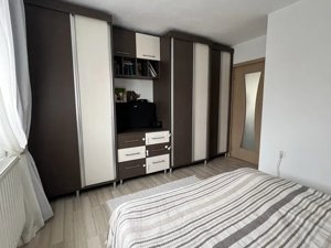 Apartament cu 3 camere, 76 mp, zona Selimbar - imagine 3