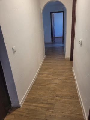 Închiriez apartament 3 camere central 2250 lei - imagine 3