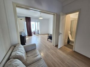 Apartament cu 3 camere 85 mp - Piata Romana - imagine 2