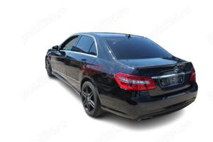 Dezmembrez Mercedes E-Class W212 sedan 3.0 CDI/2.2 CDI 2009-2012 (motor, cutie, jante, bara, usa) - imagine 2