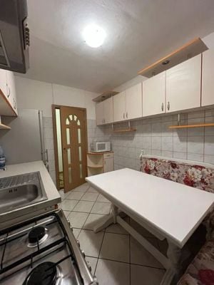 Apartament cu 3 camere, etajul II, de inchiriat - imagine 7