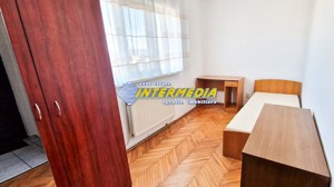 Apartament cu 3 dormitoare si living de inchiriat,  Zona CETATE Bulevard - imagine 2