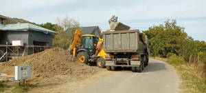 inchiriez buldoexcavator miniexcavator bobcat cilindru compactor - imagine 3