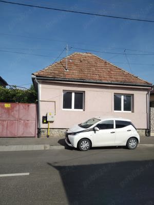 Schimb casa singur in curte cu apartament sau vand