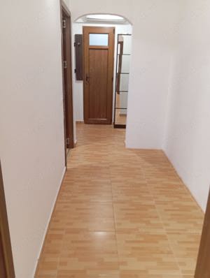 Inchiriez apartament cu 2 camere - Titan  - imagine 2