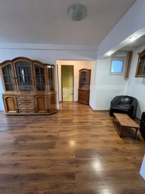 Apartament spațios de 3 camere în Răcădău - imagine 2