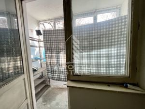 Apartament cu 3 camere in curs de renovare, zona Sagului - imagine 9