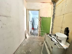 Apartament cu 3 camere in curs de renovare, zona Sagului - imagine 6