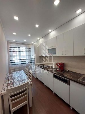 Apartament 2 camere zona Micalaca cu loc de parcare - imagine 1