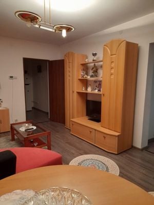 Apartament 3 camere in zona Micro 7( la intersectie cu str. Pinilor) - imagine 9