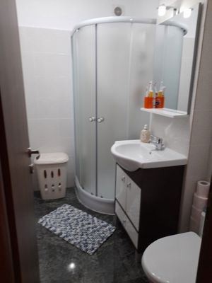 Apartament 3 camere in zona Micro 7( la intersectie cu str. Pinilor) - imagine 6