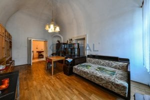 Casa in cladire istorica in centrul orasului Gherla - imagine 16