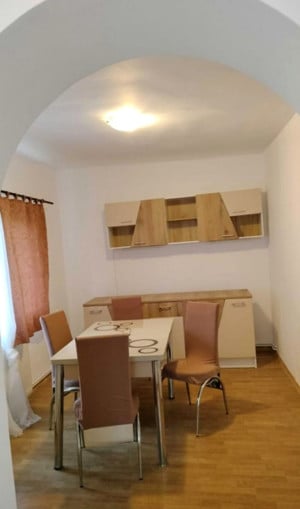 Apartament 3 camere la casa 100mp Valea Aurie, renovat si utilat complet - imagine 2