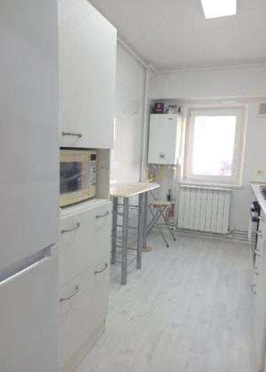 Inchiriez apartament, 2 camere, zona ICIL Policlinica II - imagine 4