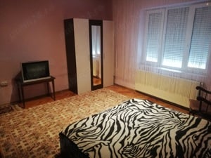 Apartament cu 2 camere în casă (curte comună) - imagine 2