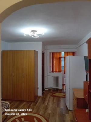 260Euro! Garsoniera Galata, et 1, renovata - imagine 2