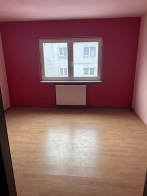 Apartament cu 3 camere de vânzare în cartierul Noua, Brașov - imagine 2