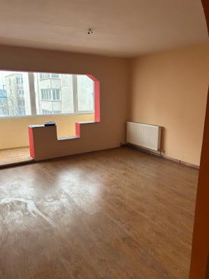 Apartament cu 3 camere de vânzare în cartierul Noua, Brașov - imagine 9