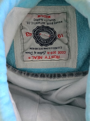 Vând hanorac unisex,mărimea M mai slim, produs de calitate,stare buna 