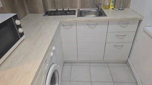 Inchiriez sau vand garsoniera in Deva, zona Dacia, etaj 2, situata pe mijloc, suprafata utila 22 mp,