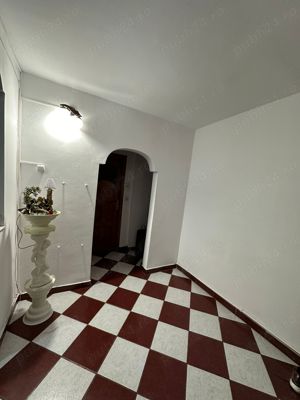 Închiriez apartament 