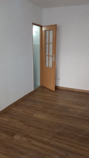 De inchiriat spatiu comercial 20mp (posibil si 30),  ultracentral in Piatra Neamt - imagine 8