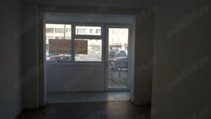 De inchiriat spatiu comercial 20mp (posibil si 30),  ultracentral in Piatra Neamt - imagine 3