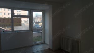 De inchiriat spatiu comercial 20mp (posibil si 30),  ultracentral in Piatra Neamt - imagine 5