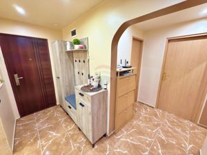 Apartament cu 3 camere de vânzare în zona Micalaca - imagine 18