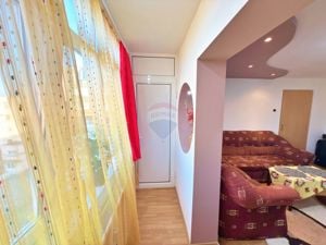 Apartament cu 3 camere de vânzare în zona Micalaca - imagine 15