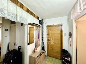 Apartament cu 3 camere, decomandat, centrala termica, Lipovei - imagine 2