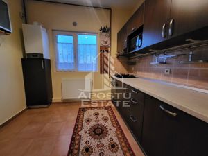 Apartament cu 4 camere, centrala proprie, zona Bucovina - imagine 2