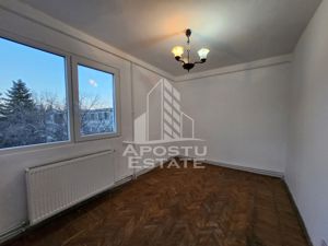 Apartament cu 3 camere, centrala proprie, zona Dacia