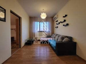 Apartament cu 4 camere, centrala proprie, zona Bucovina