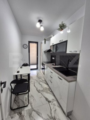 Apartament 2 camere, decomandat, zona Augustin Presecan - imagine 3