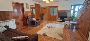 Casă de vanzare, cu 6 camere, 200 mp, zona centrala-Dej