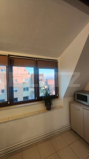 Apartament de vanzare, cu 3 camere, 102 mp, zona Centrala - imagine 11