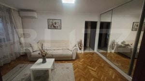 Apartament de vanzare, cu 3 camere, 102 mp, zona Centrala - imagine 2