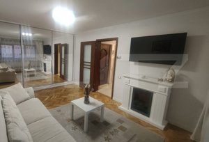 Apartament de vanzare, cu 3 camere, 102 mp, zona Centrala