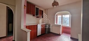 Apartament 2 camere, decomandat , Soarelui - imagine 3