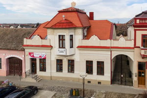 DE VÂNZARE – OPORTUNITATE EXCLUSIVĂ HOTEL / PENSIUNE – LOVRIN, TIMIȘ