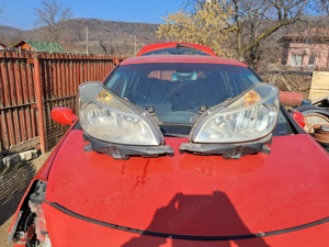 Dezmembrez  Renault clio 3 2006 diesel  - imagine 2