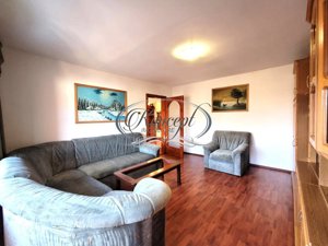 Apartament la etaj intermediar, cu parcare - imagine 2