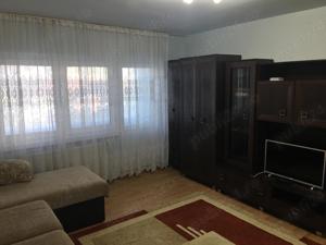 Proprietar inchiriez apartament cu 2 camere , la etajul 1,in zona Lipovei aproape de IULIUS MALL