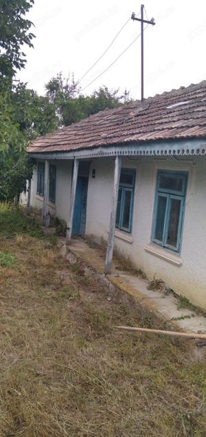 Vând teren intravilan 1725 m2 și casă bătrânească.  - imagine 2